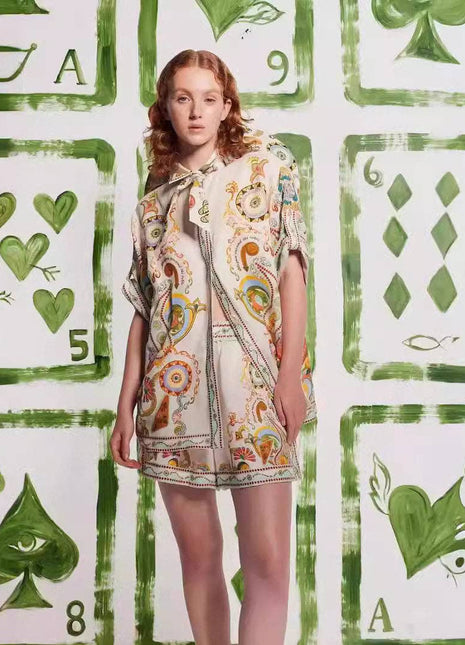 2024 Fashion Linen Shorts Set With Doodle Print: Color / M