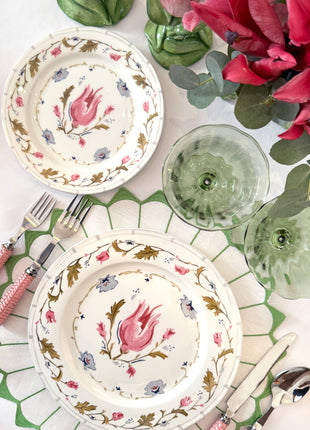 Charlotte Green Embroidered Scalloped Placemat (Set of 4)