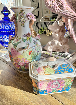 Tobacco Leaf Vase w/ Blossoms