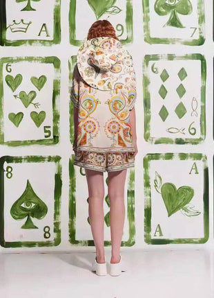 2024 Fashion Linen Shorts Set With Doodle Print: Color / M