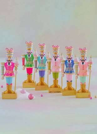 Major Macaron Tabletop 9”