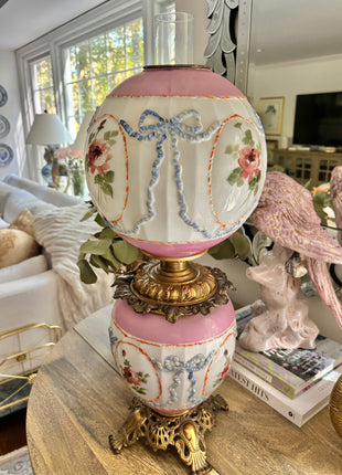 Antique Bows Oil Lamp